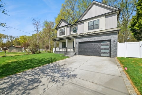 Photo for 136 Irwin St