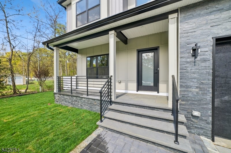 136 Irwin St