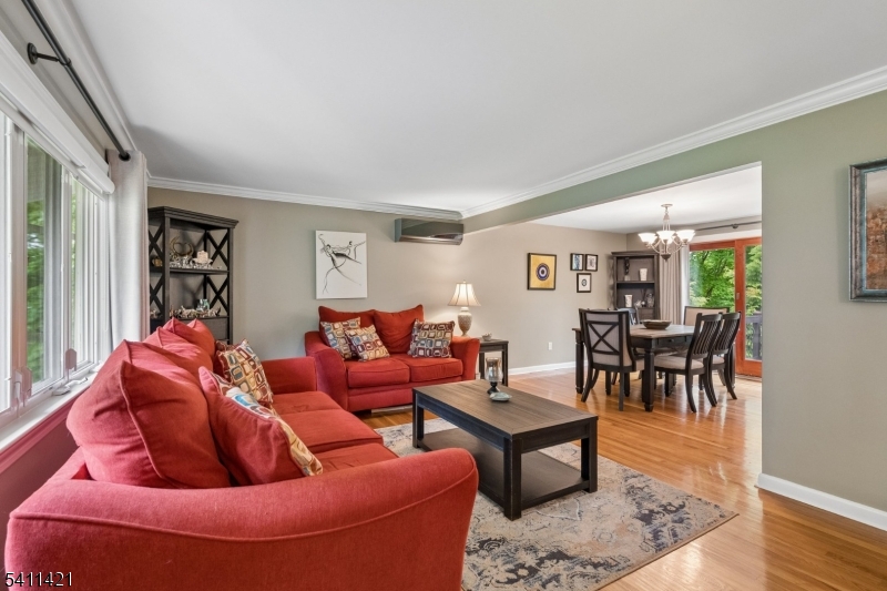 60 Edgemere Rd