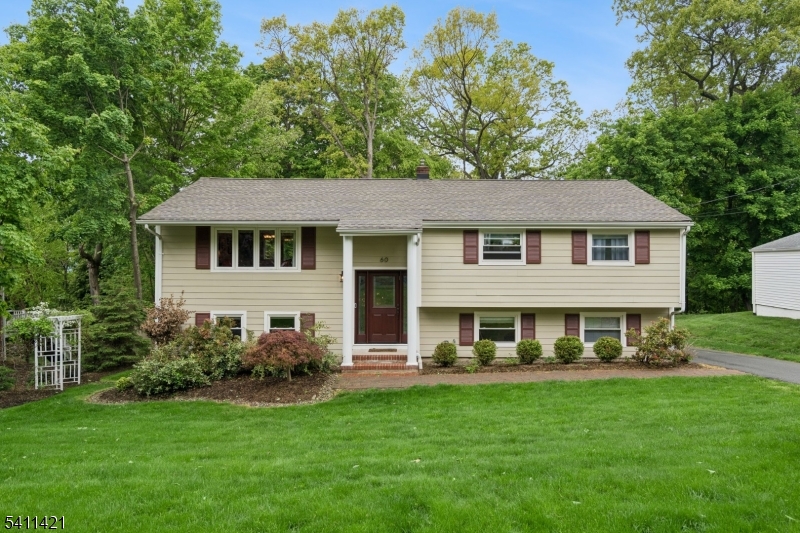 60 Edgemere Rd
