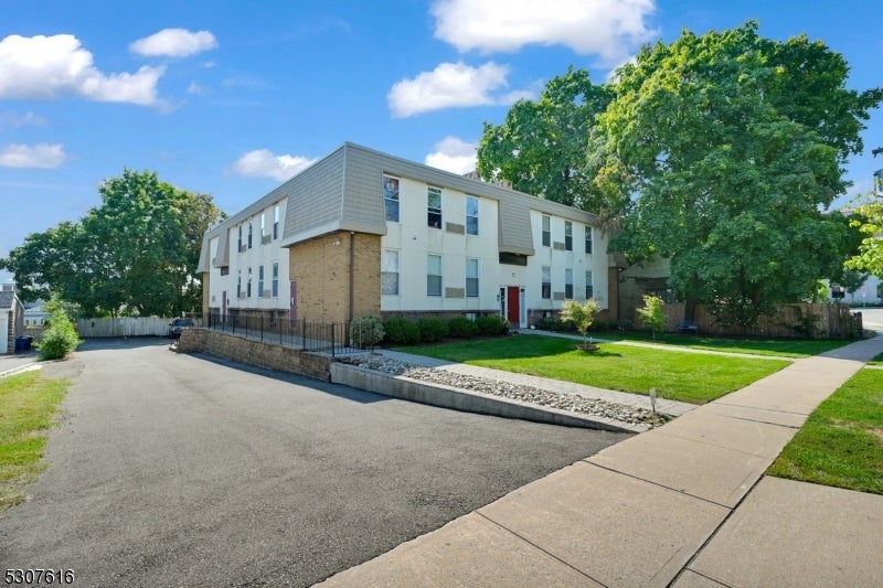 15 Forest St 8