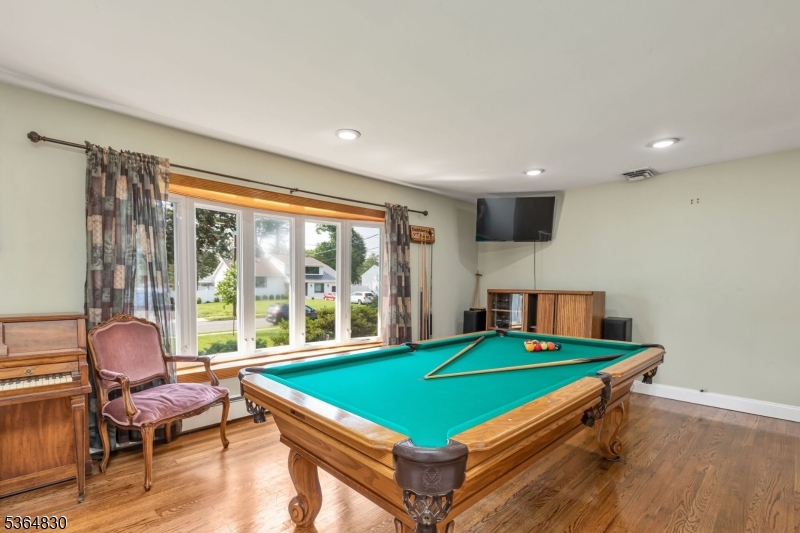 144 Acorn Dr