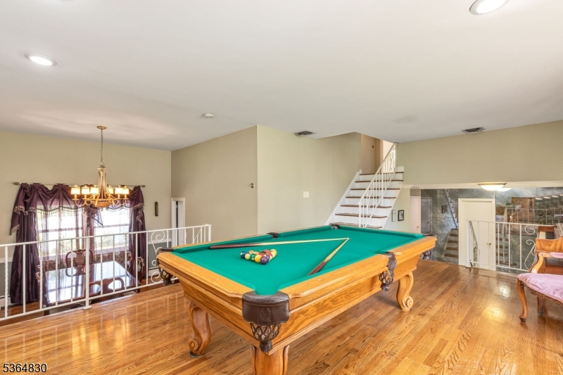 144 Acorn Dr
