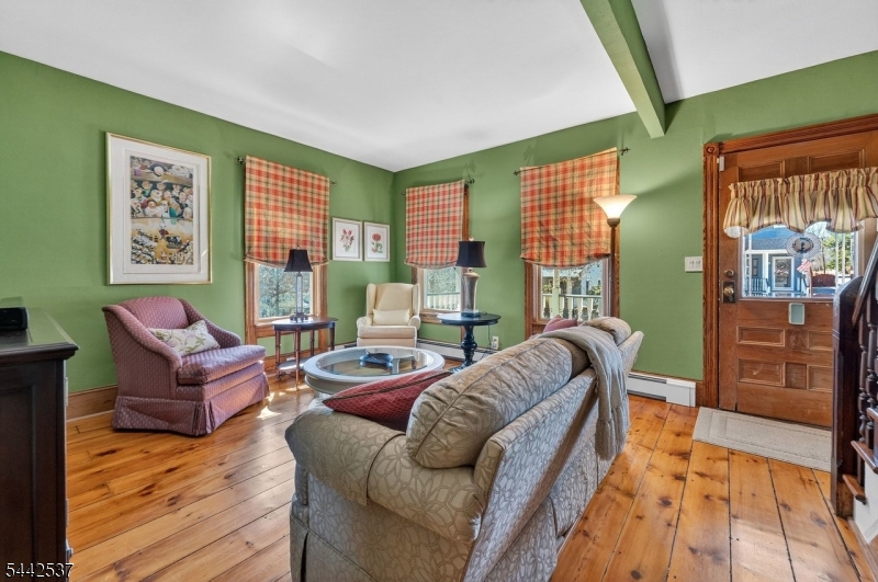1 Seal St