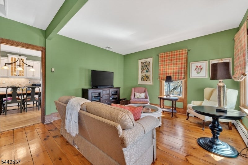 1 Seal St