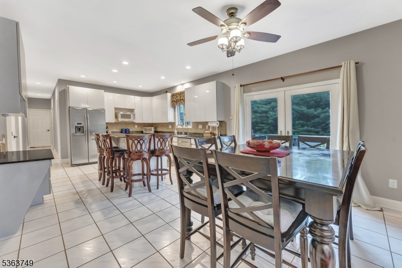 7 Farmstead Rd
