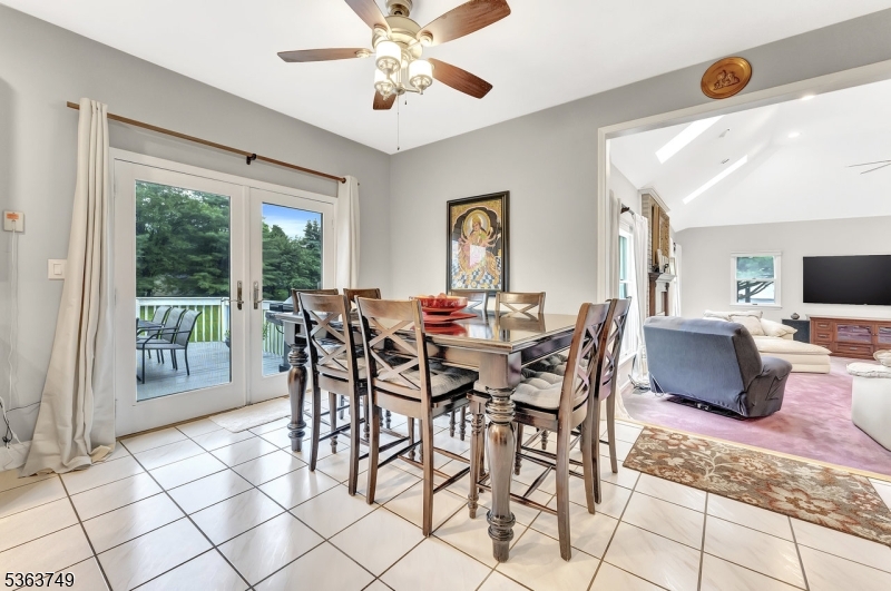 7 Farmstead Rd