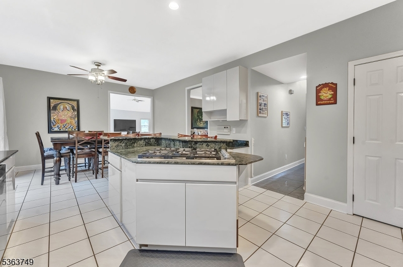 7 Farmstead Rd
