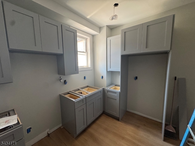160 Pacific St 1