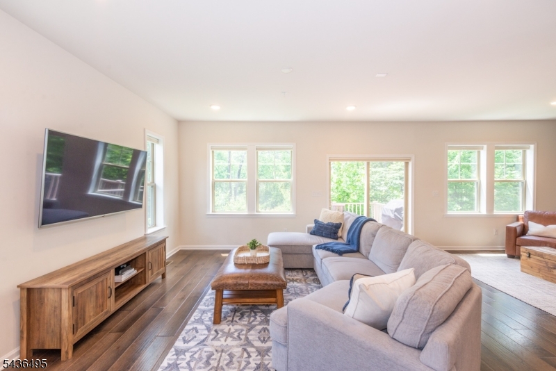 11 Albie Dr
