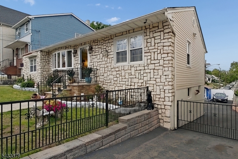 249 Bergen Ave
