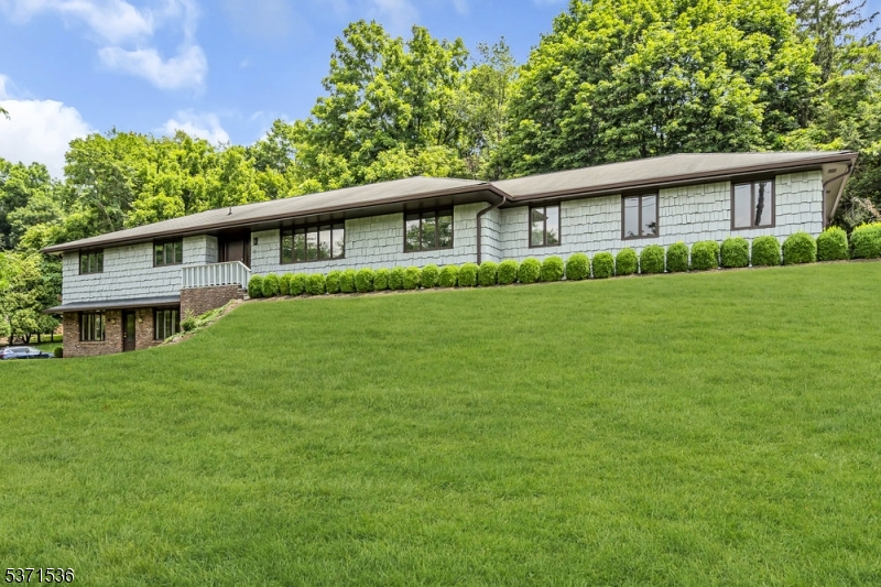 366 E Saddle River Rd