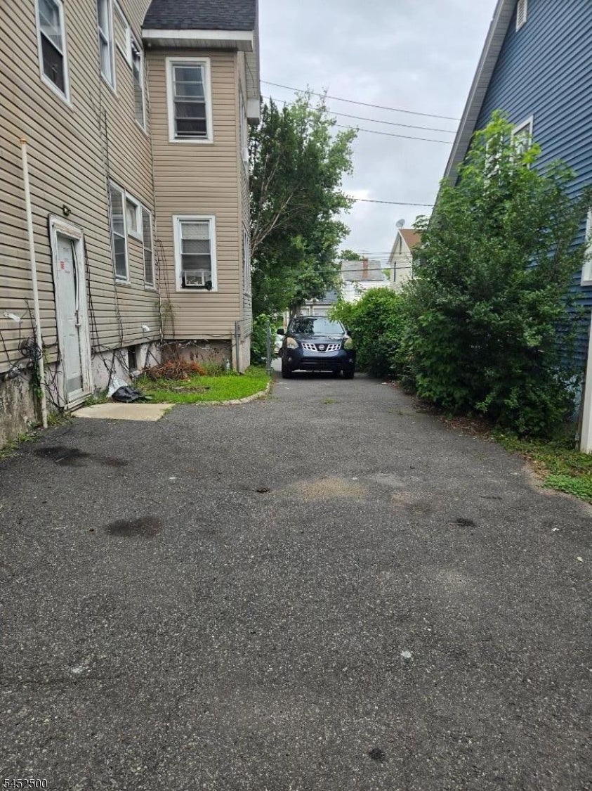 13 Fuller Pl