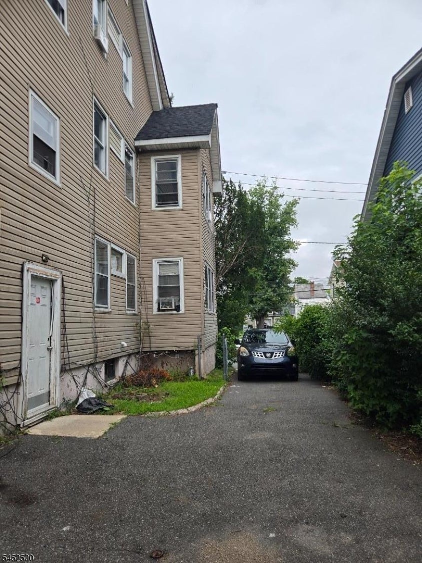 13 Fuller Pl