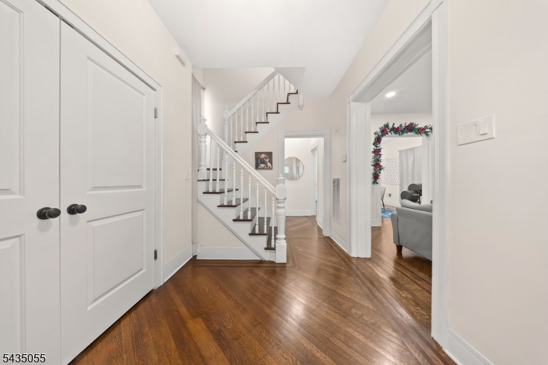 216 N Maple Ave