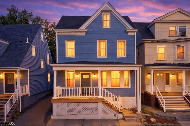 216 N Maple Ave