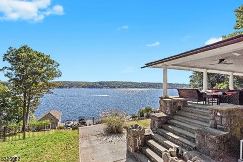 331 Lakeside Blvd Hopatcong Boro NJ 07843