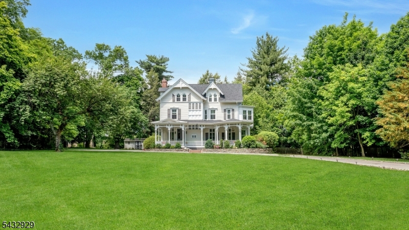 42 Llewellyn Rd