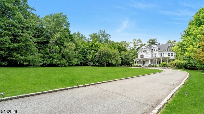 42 Llewellyn Rd