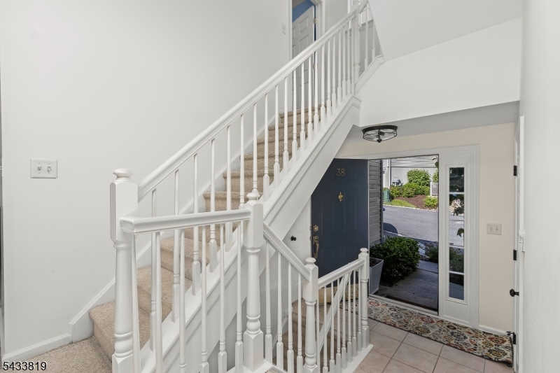 38 Brock Ln