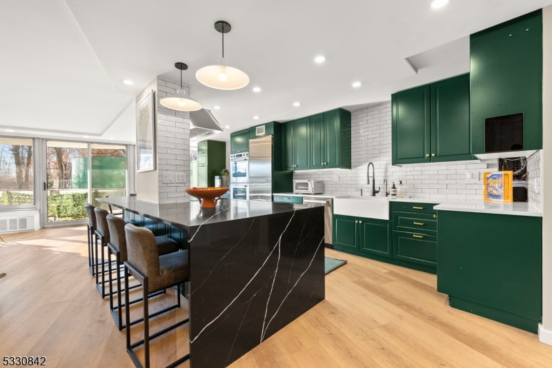 1 Claridge Dr 111