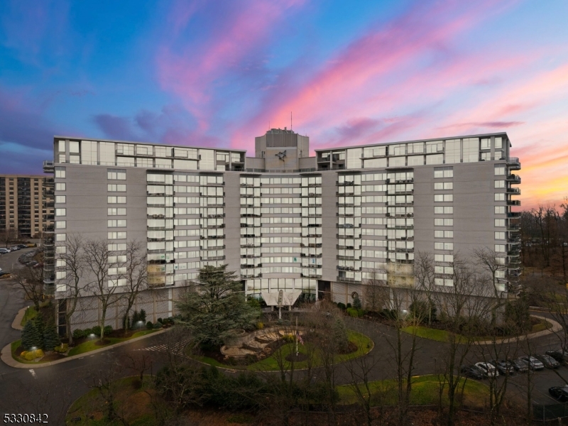 1 Claridge Dr 111