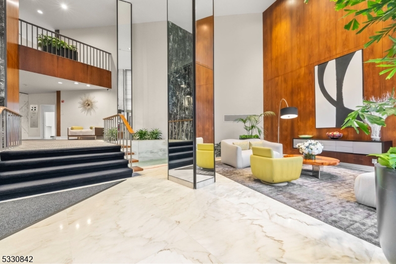 1 Claridge Dr 111