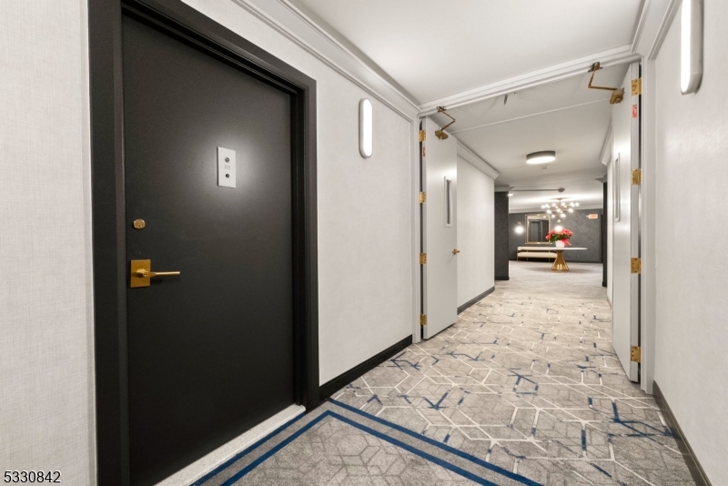 1 Claridge Dr 111