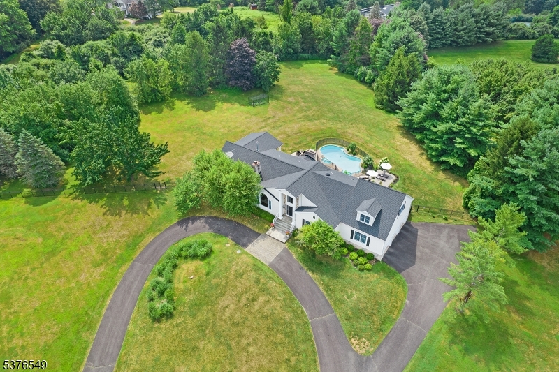 18 Kerby Ln