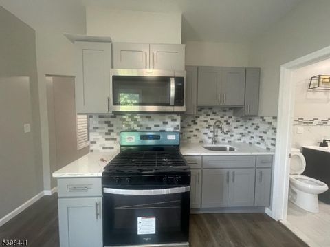 160 12Th Ave 2 Paterson City NJ 07501