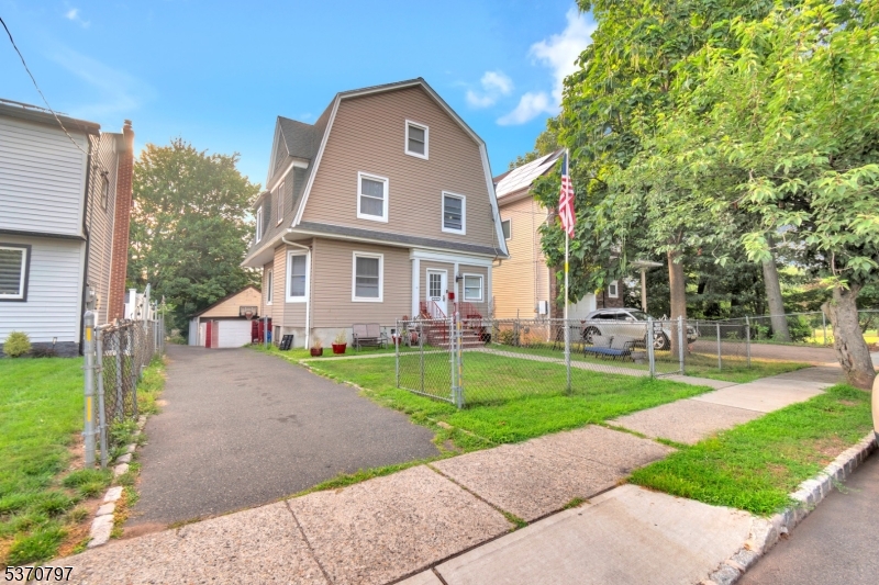 175 Delavan Ave