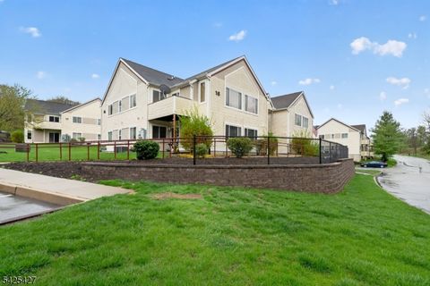 167 Falcon Ridge Way Hamburg Boro NJ 07419