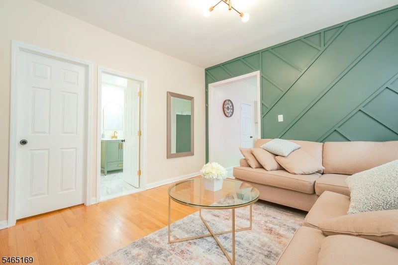 18 Van Rensselear St 1