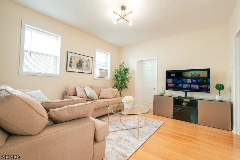 18 Van Rensselear St 1