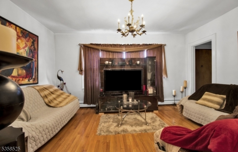 1013 Kilsyth Rd