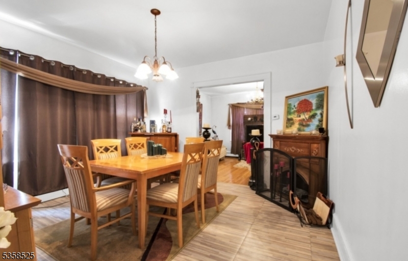 1013 Kilsyth Rd