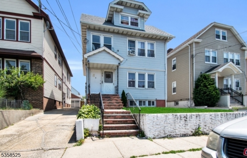 1013 Kilsyth Rd