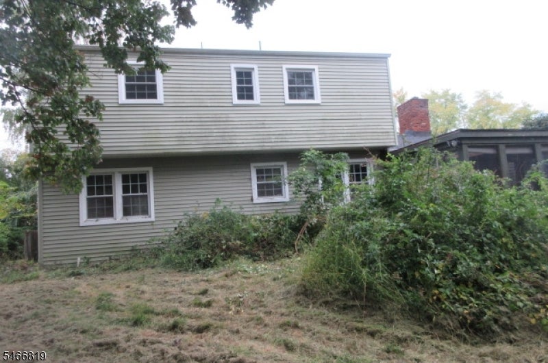 11 Ellam Dr