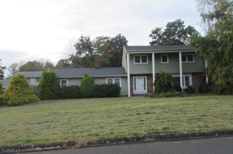 11 Ellam Dr