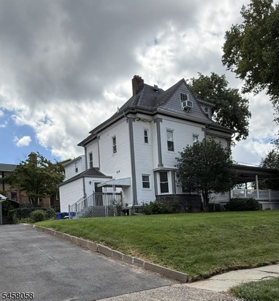 941 Edgewater Ave