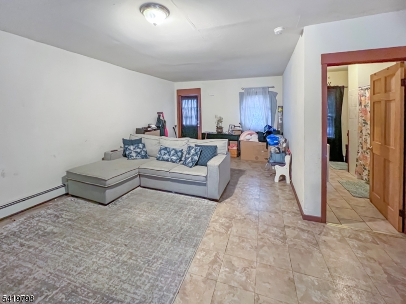 33 Cedar Aly
