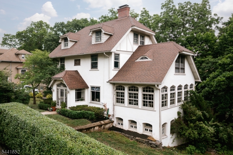 3 Overlook Ave