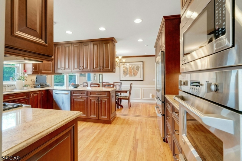 42-09 Cosgrove Ct