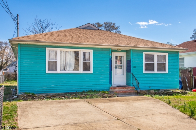128 Highland Blvd