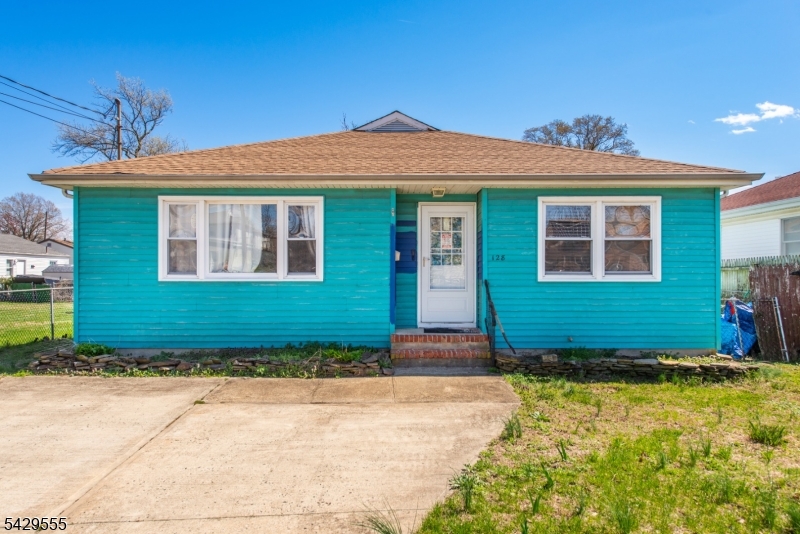 128 Highland Blvd
