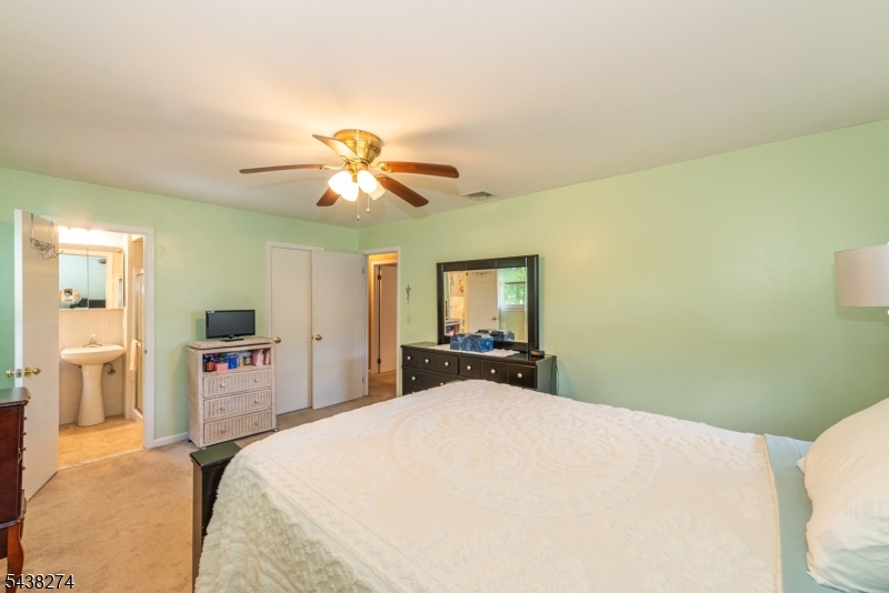 21 Whitegate Rd