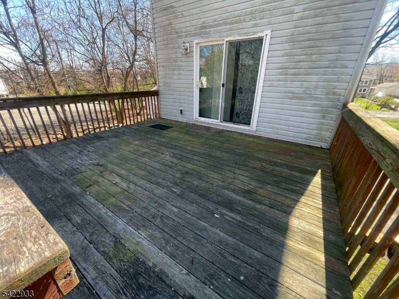 42 Riverlawn Dr