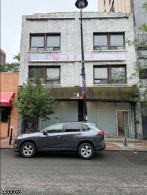 1210 E Grand St Elizabeth City NJ 07201