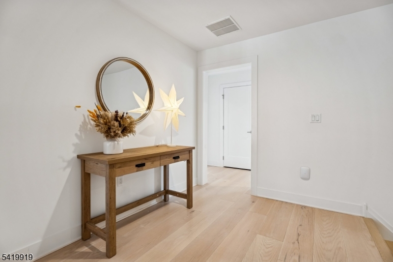 27 Brambling Road Carriages