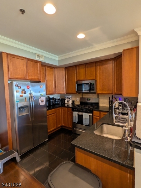15-19 Tichenor Ln 406